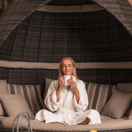 La Perla Wellness & Beauty Канацеї