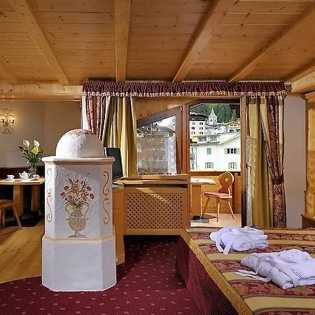 Готель La Perla Wellness & Beauty Канацеї