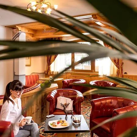 Готель La Perla Wellness & Beauty Канацеї